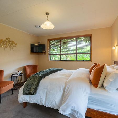 Alpine Rock B&B Te Anau Zewnętrze zdjęcie