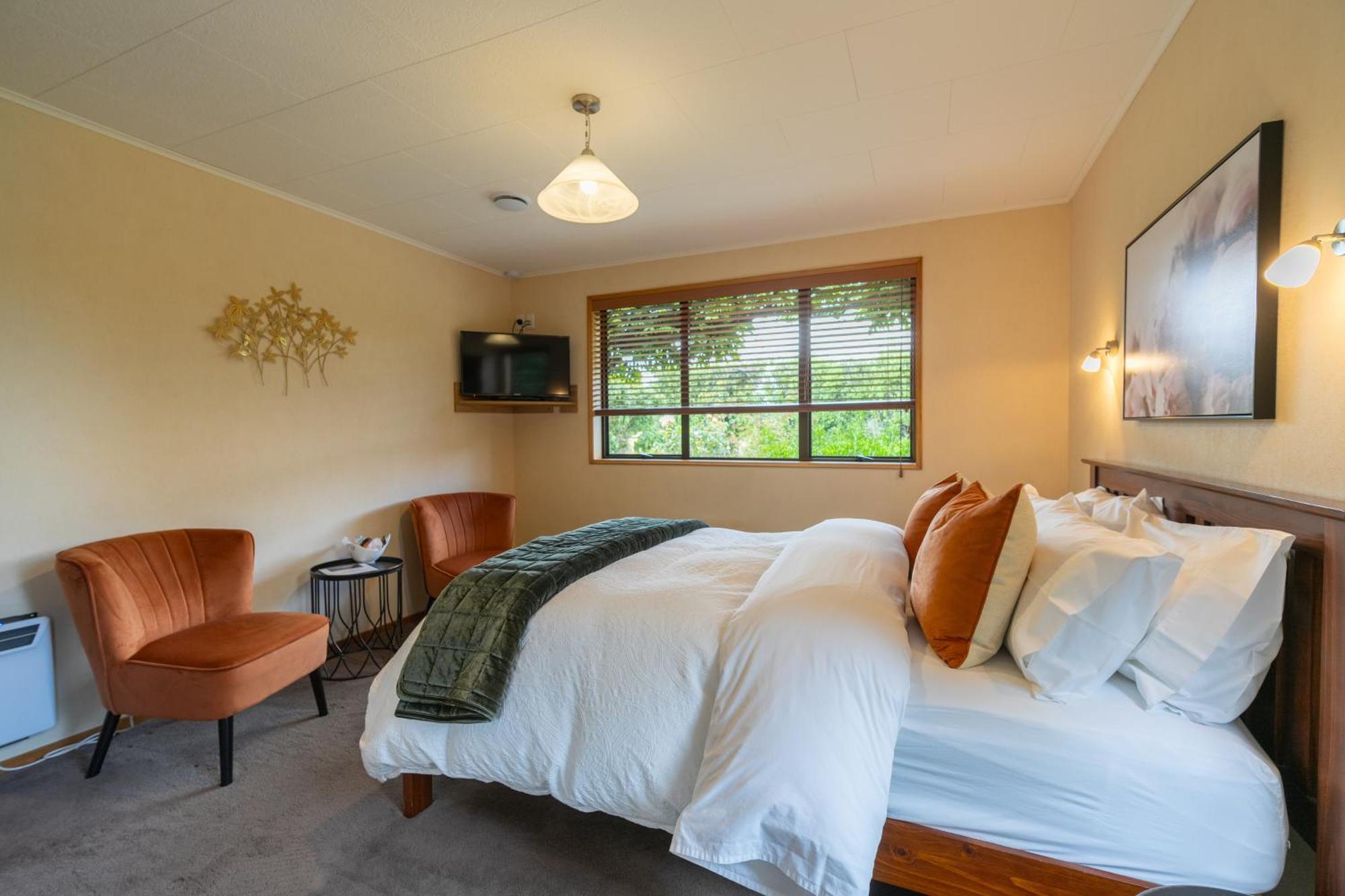 Alpine Rock B&B Te Anau Zewnętrze zdjęcie